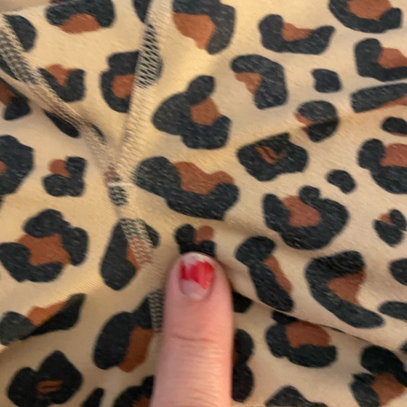 Fabletics Leopard Bike Shorts - Sz L, GUC - Picture 14 of 15